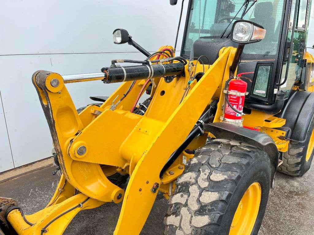 Caterpillar 908M - Bucket + Forks / Automatic Greasing Photo 17