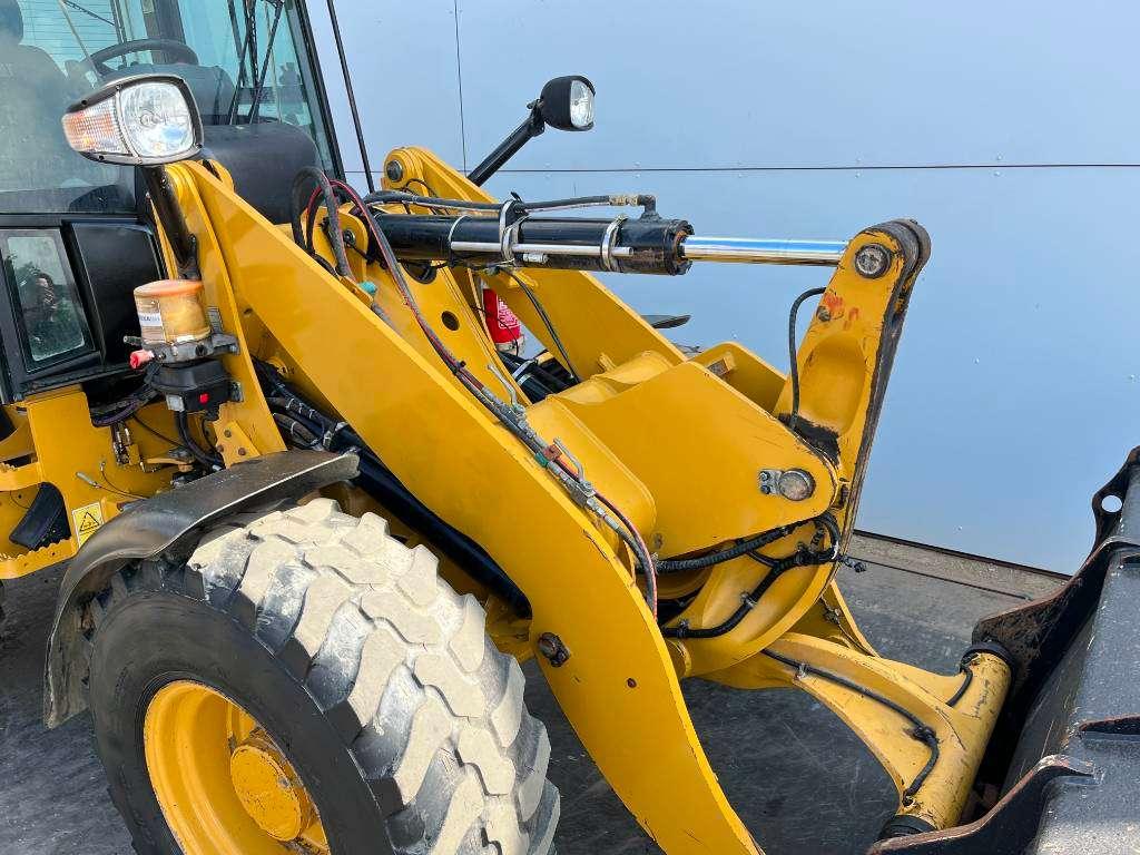 Caterpillar 908M - Bucket + Forks / Automatic Greasing Photo 18