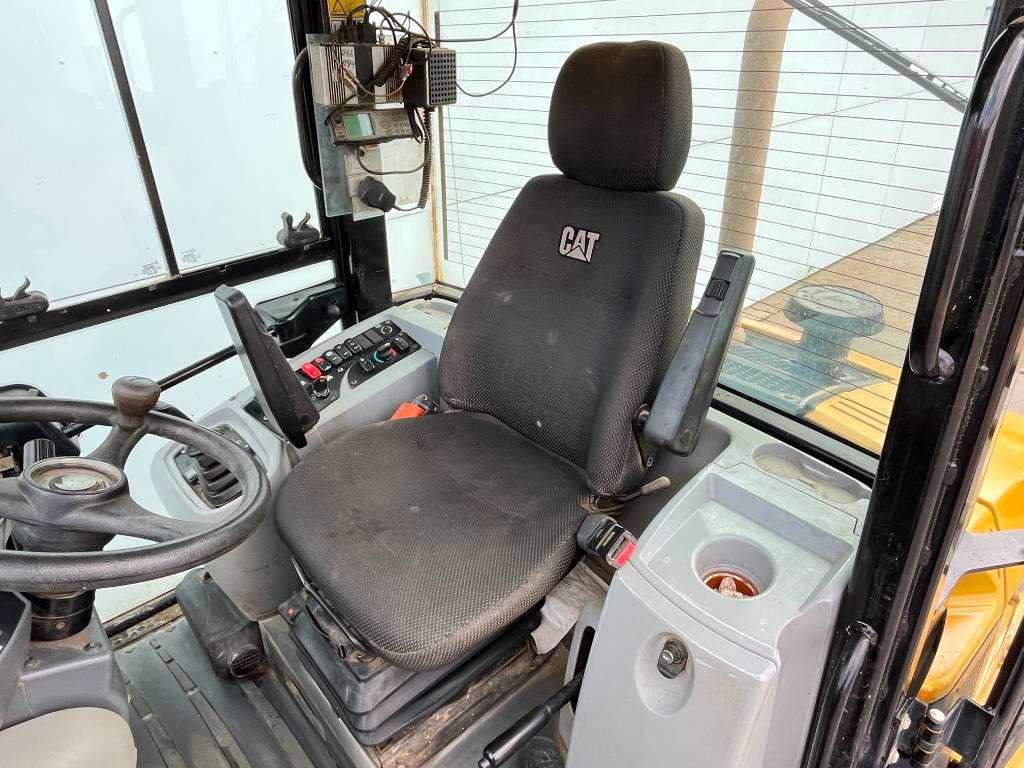 Caterpillar 908M - Bucket + Forks / Automatic Greasing Photo 8