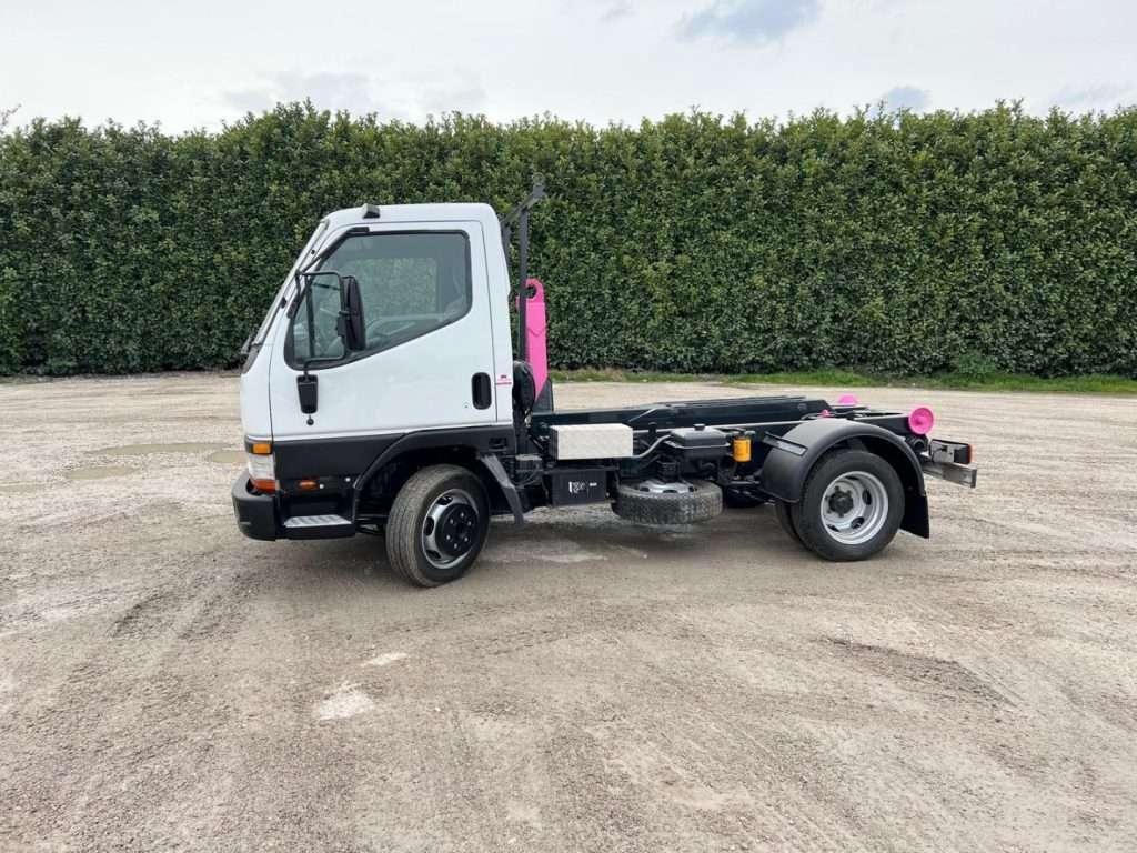 Mitsubishi CANTER 3.0 SCARRABILE Photo 3