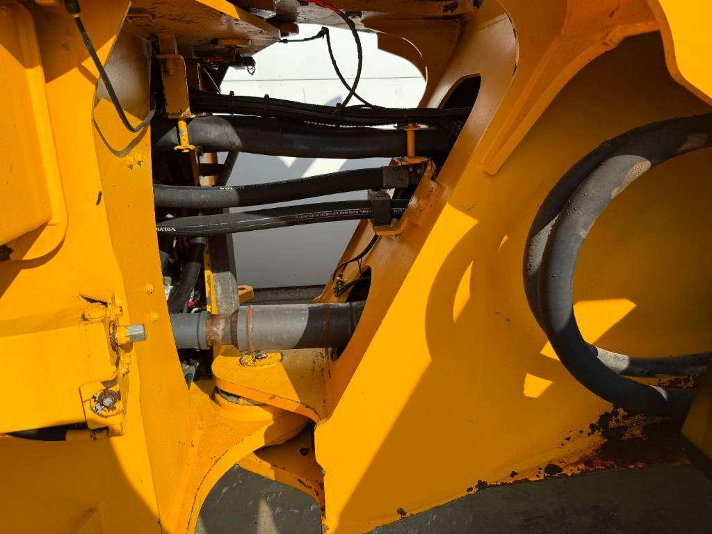 Volvo L150H - CDC Steering / Automatic Greasing Photo 19