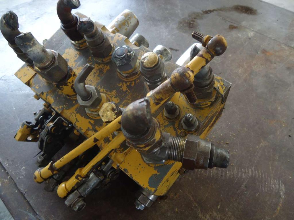Distributeur hydraulique pour Venieri 12.23 Photo 2