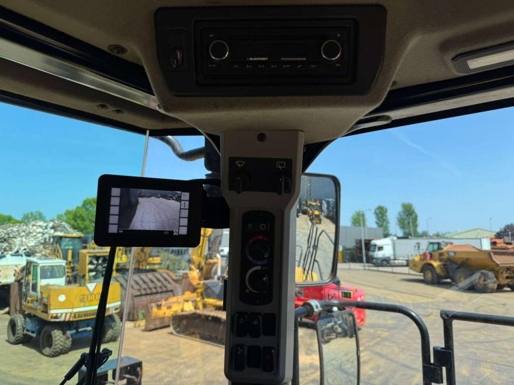 Caterpillar 988 XE High Lift Photo 11