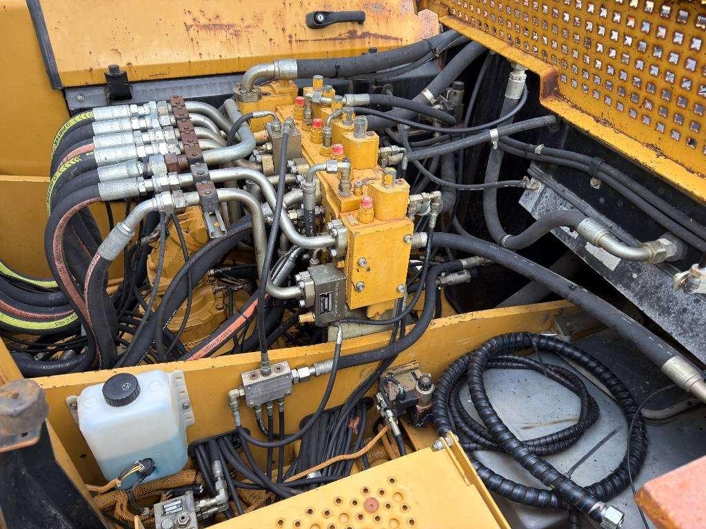 Caterpillar M322C Photo 25