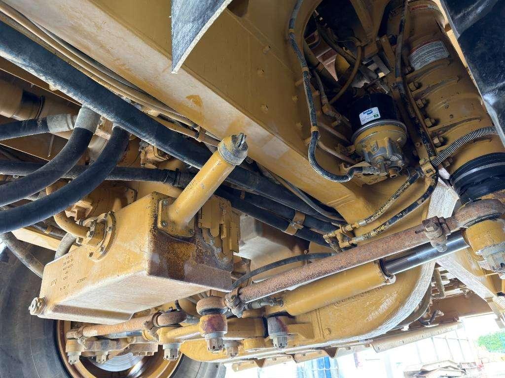 Caterpillar 775E Photo 23