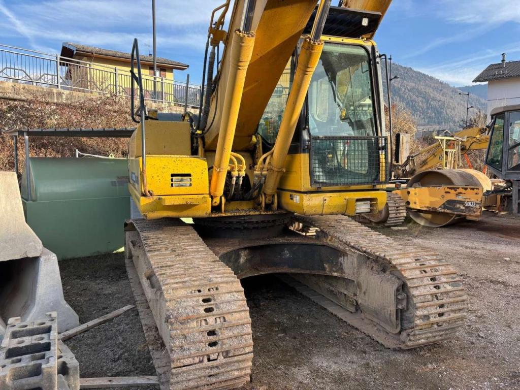 Komatsu PC 230  NHD Photo 3