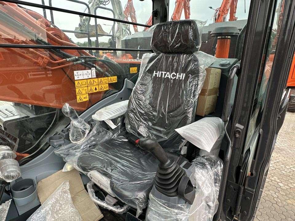 Hitachi ZX300LCN-7 Photo 14