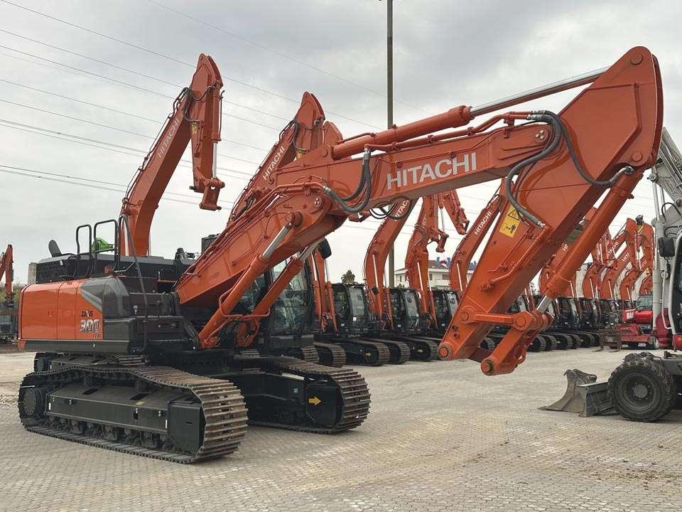 Hitachi ZX300LCN-7 Photo 18