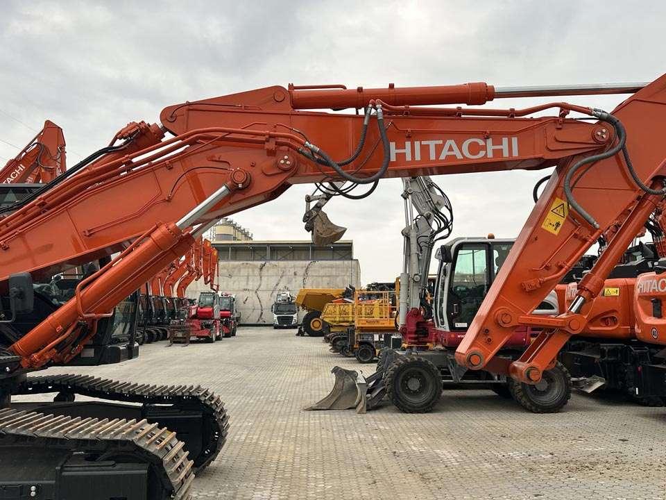 Hitachi ZX300LCN-7 Photo 5