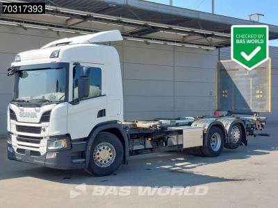 Scania P500 P 6X2 2500kg Ladebordwand BDF Lift+steering axle Retarder Automatic Euro 6 en vente par BAS World B.V.