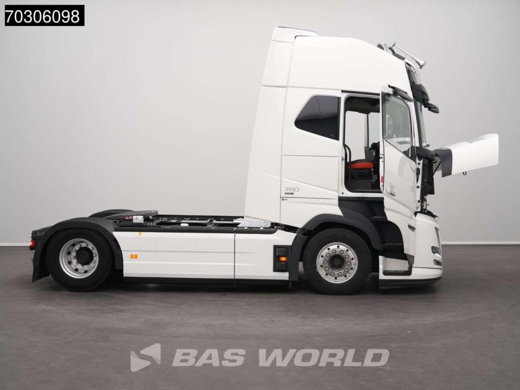 Volvo FH16 780 4X2 NEW! XL Retarder Full-Air I-ParkCool 2xTanks Alcoa's Photo 13