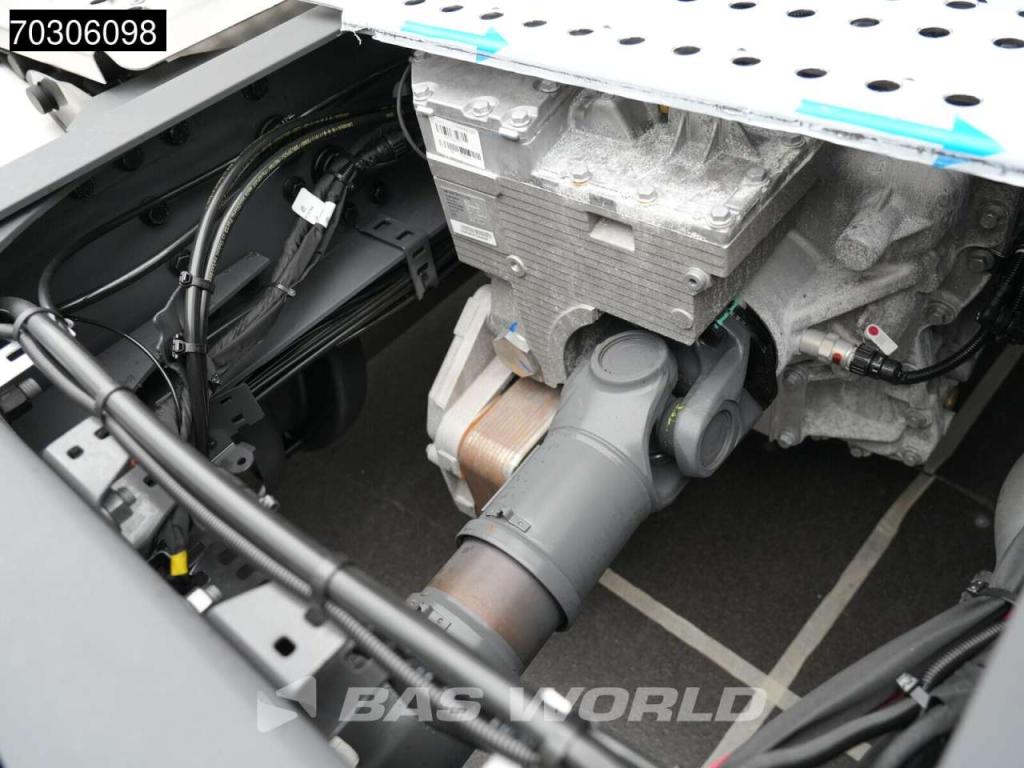 Volvo FH16 780 4X2 NEW! XL Retarder Full-Air I-ParkCool 2xTanks Alcoa's Photo 15