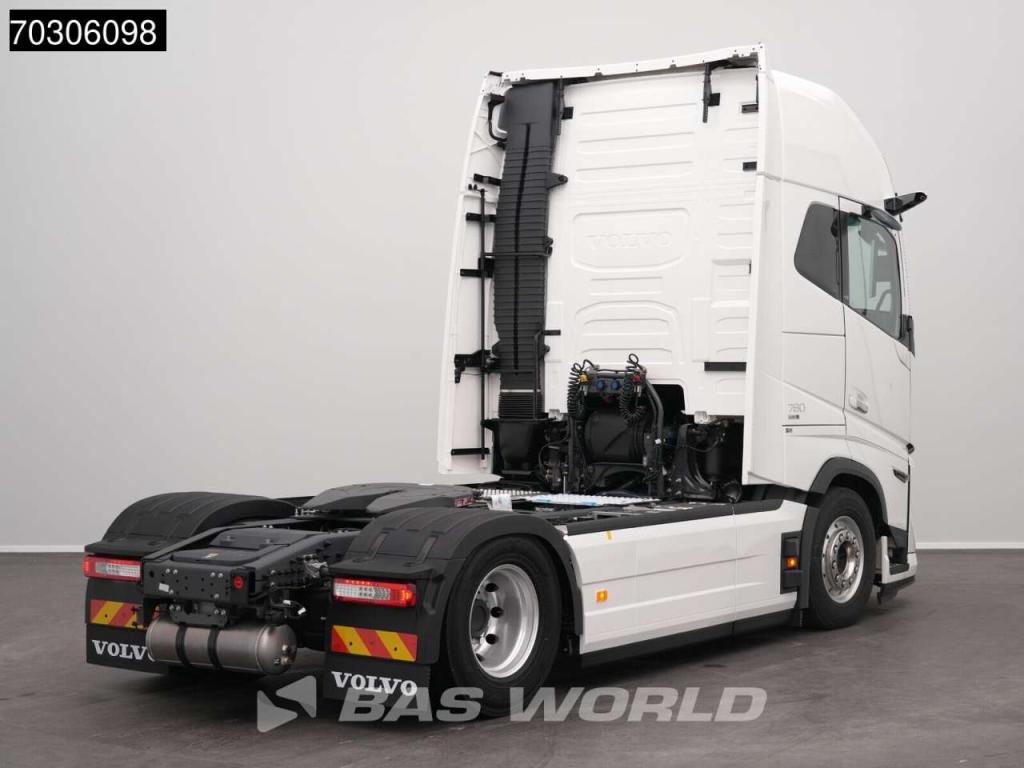 Volvo FH16 780 4X2 NEW! XL Retarder Full-Air I-ParkCool 2xTanks Alcoa's Photo 5