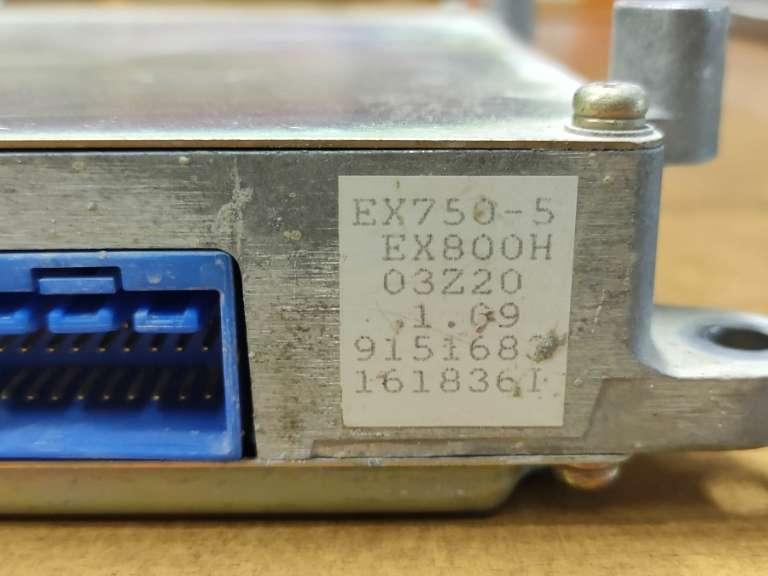 Boîte de jonction pour Hitachi EX 750-5 Photo 1