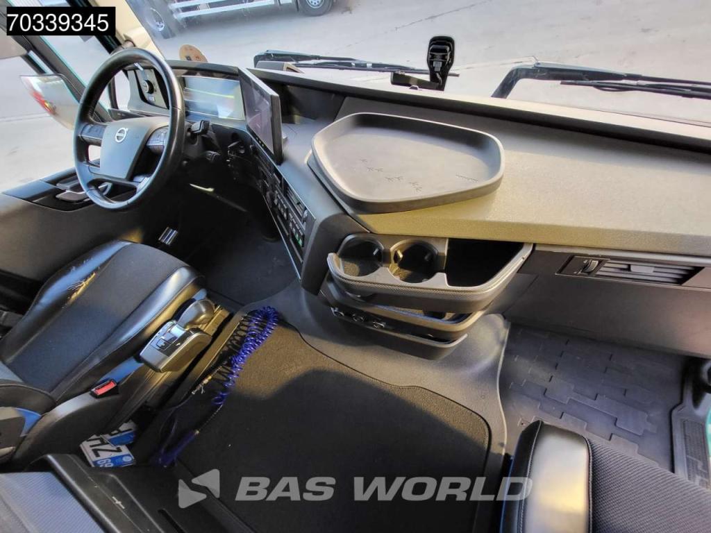 Volvo FH 460 4X2 ADR 2x Tanks Cruise Control Photo 18