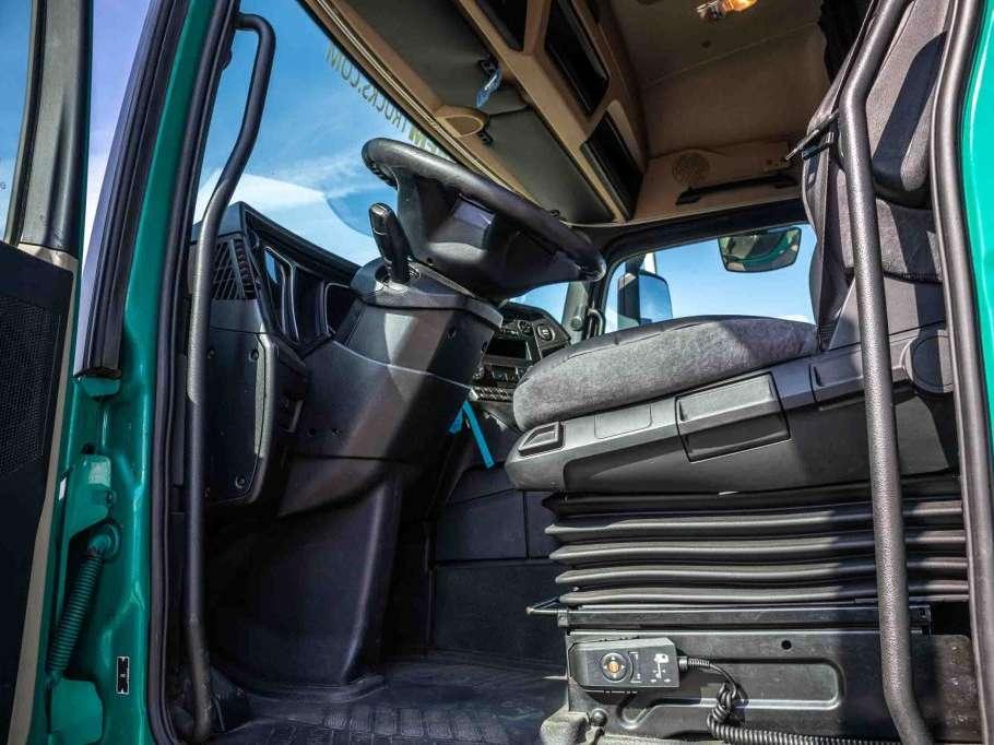 Mercedes-Benz ACTROS 1845 LS Photo 8