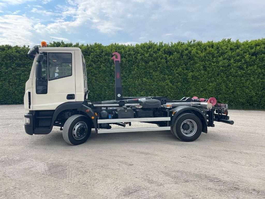 Iveco EUROCARGO 120E22 SCARRABILE Photo 2