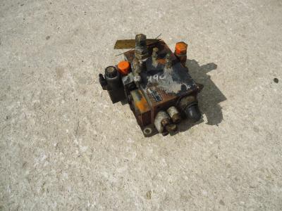 Soupape hydraulique pour Fiat Kobelco W190 en vente par OLM 90 Srl