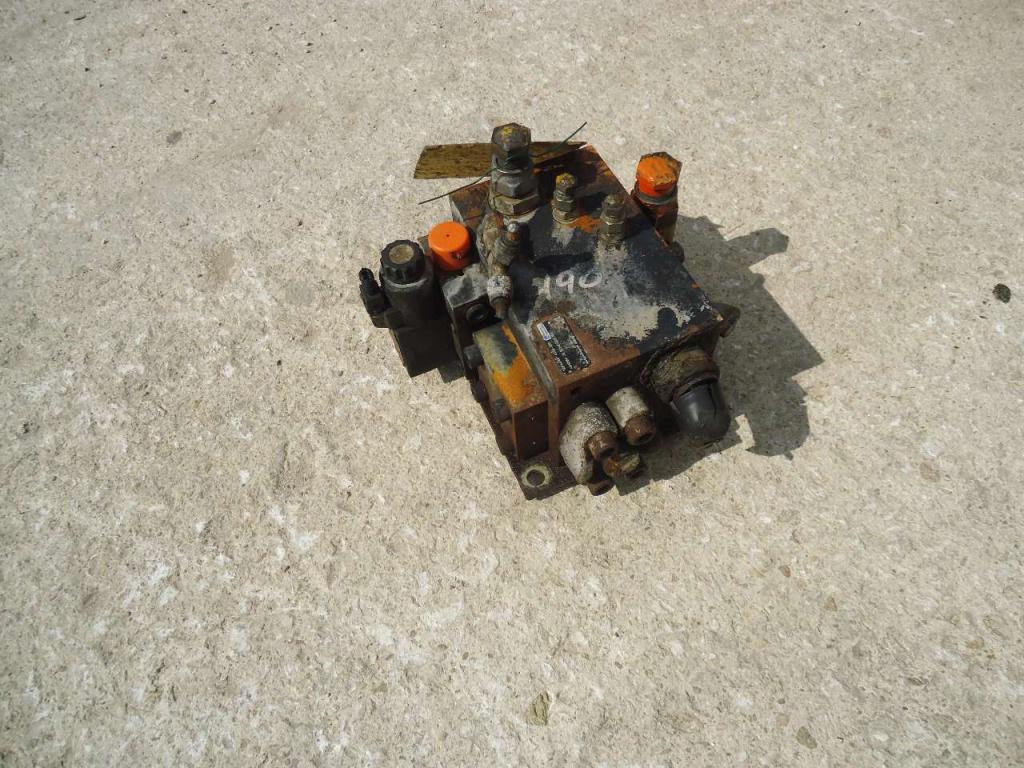 Soupape hydraulique pour Fiat Kobelco W190 Photo 1