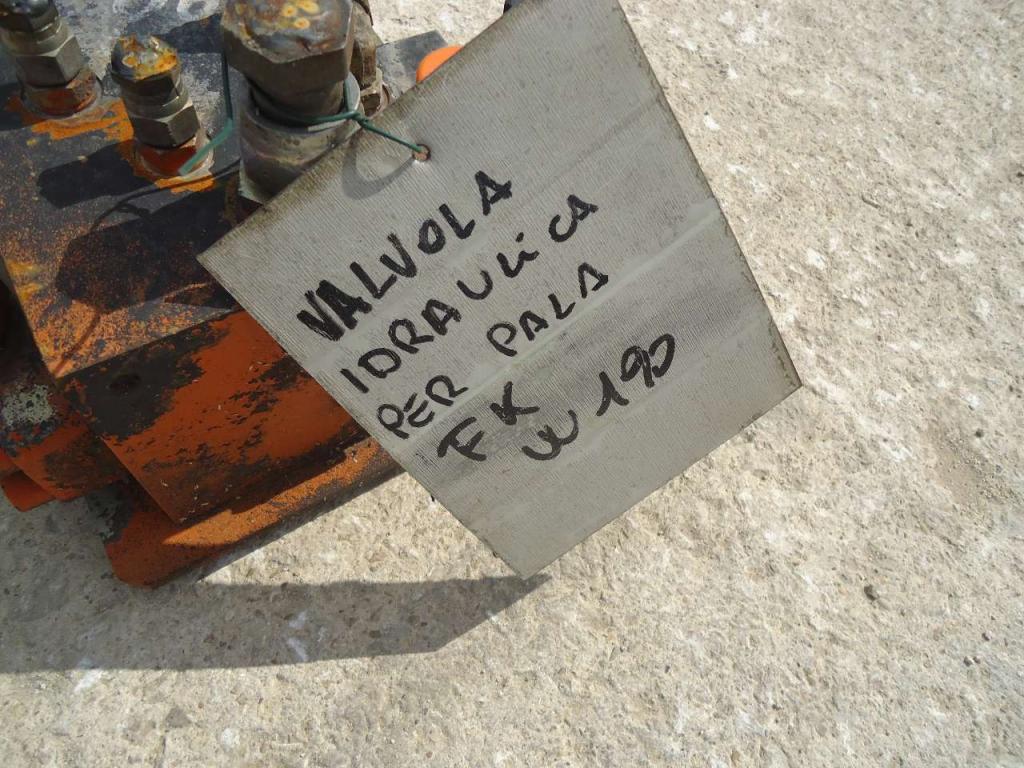 Soupape hydraulique pour Fiat Kobelco W190 Photo 5
