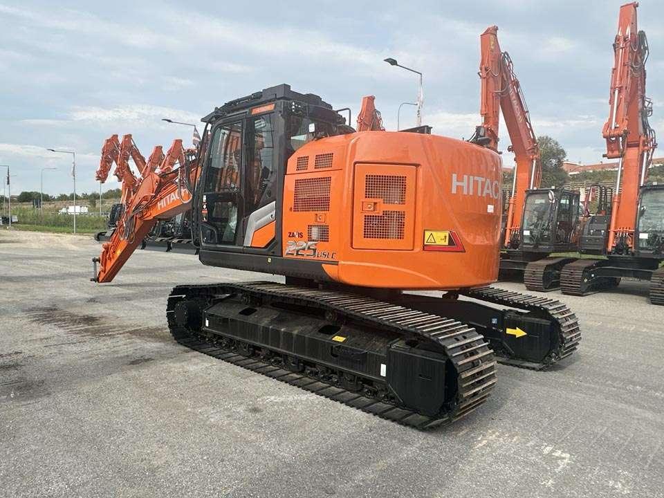 Hitachi ZX225USLC-7 Photo 3