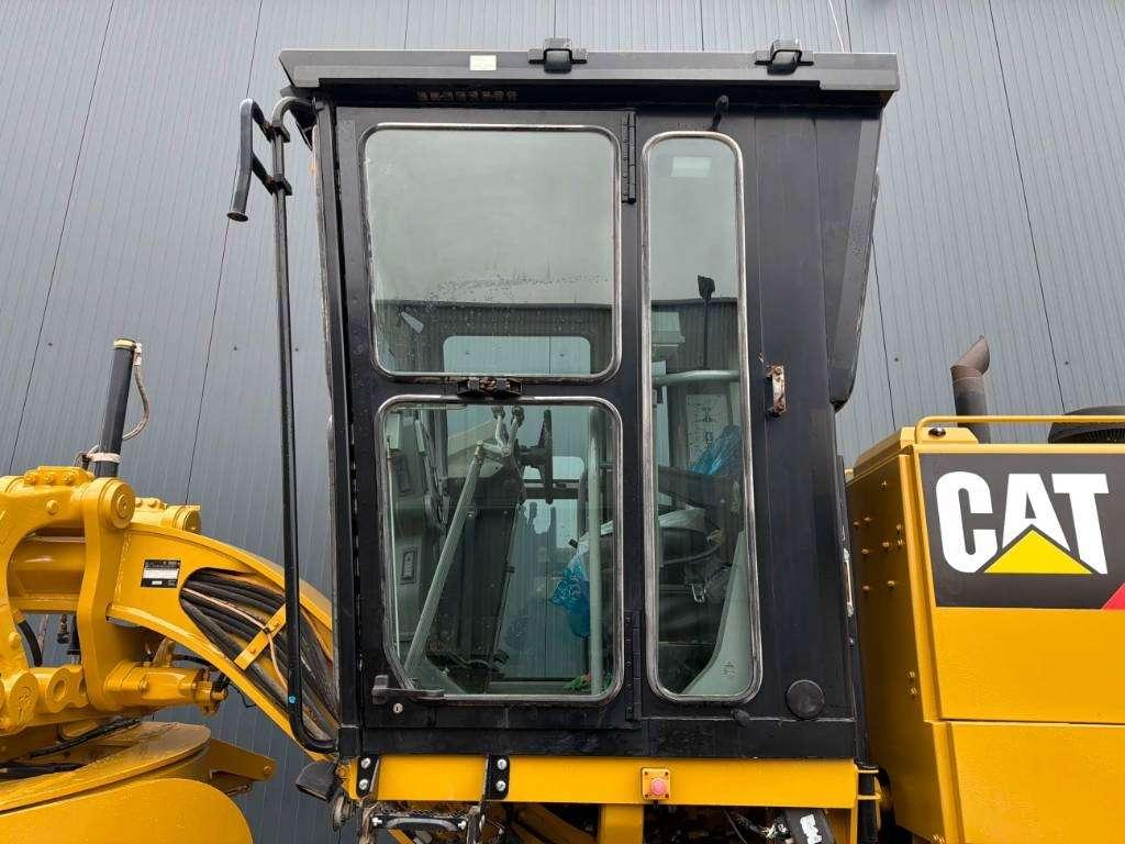 Caterpillar 140K Photo 17