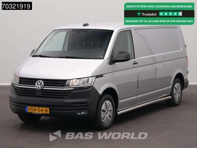 Volkswagen Transporter 110pk L2H1 Trekhaak Navi Airco Cruise Parkeersensoren Euro6 L2 Airco Trekhaak Cruise co en vente par BAS World B.V.