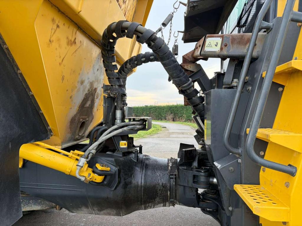 Komatsu HM300-3 Photo 27