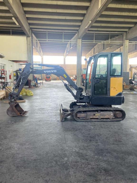 Volvo EC 27D Photo 5