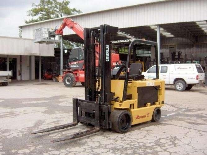 Caterpillar M100D Photo 1
