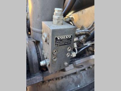 Volvo safety valve 14376540 for Volvo EW140B, EW140C, EW160B... en vente par Balavto