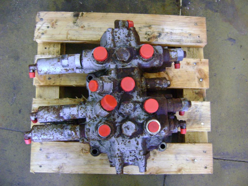 Distributeur hydraulique pour Fiat Hitachi Photo 1