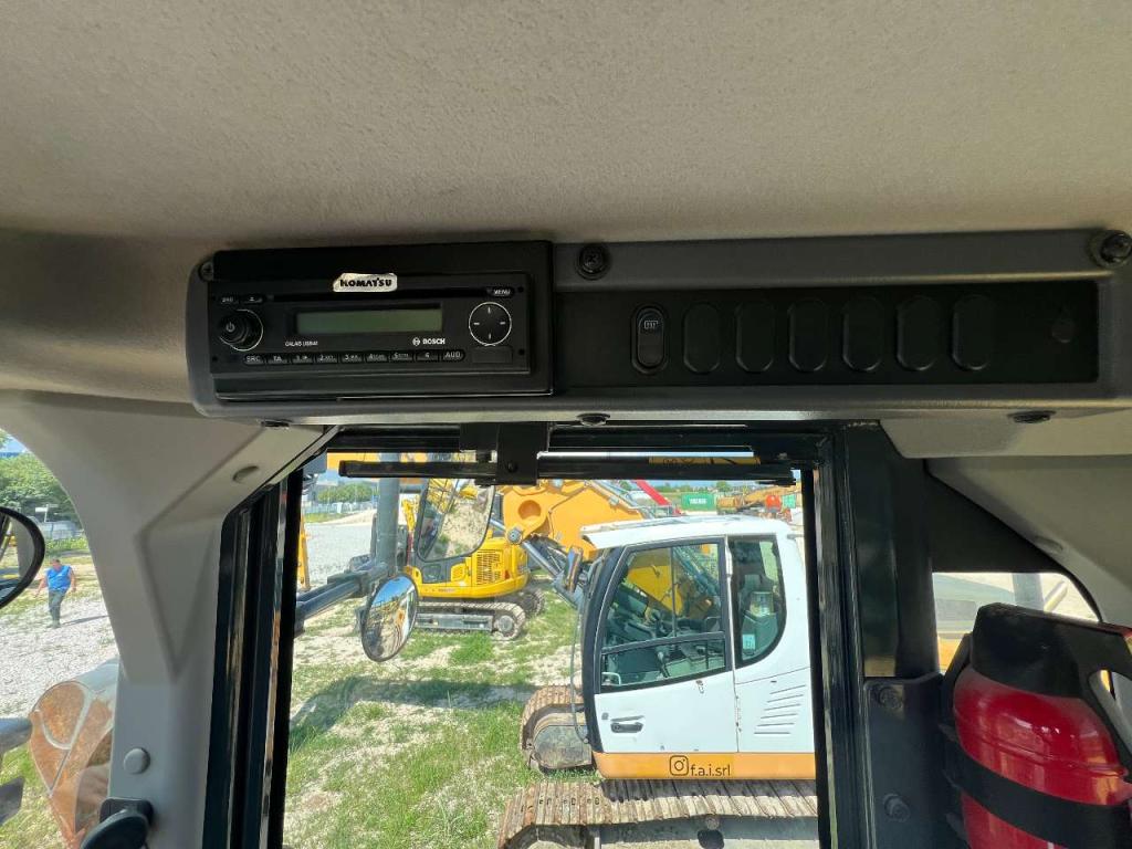 Komatsu WA470-8 Photo 17