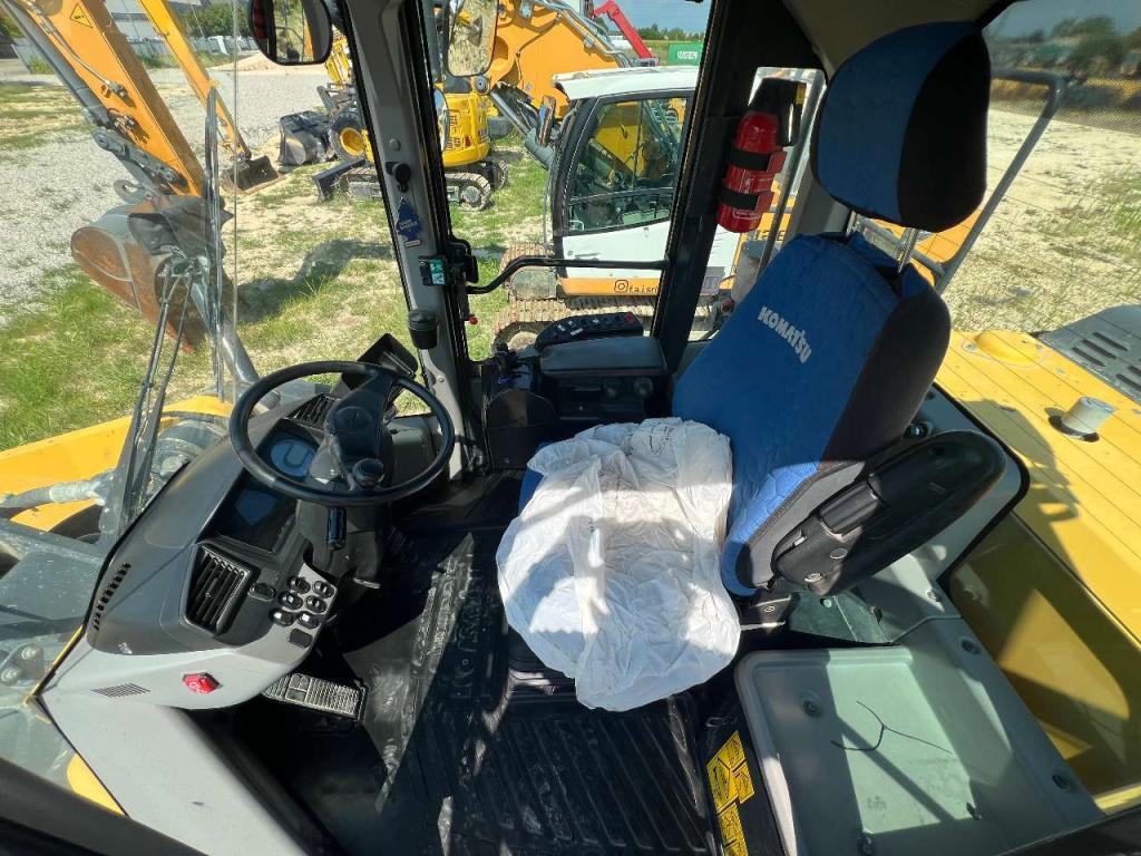 Komatsu WA470-8 Photo 18