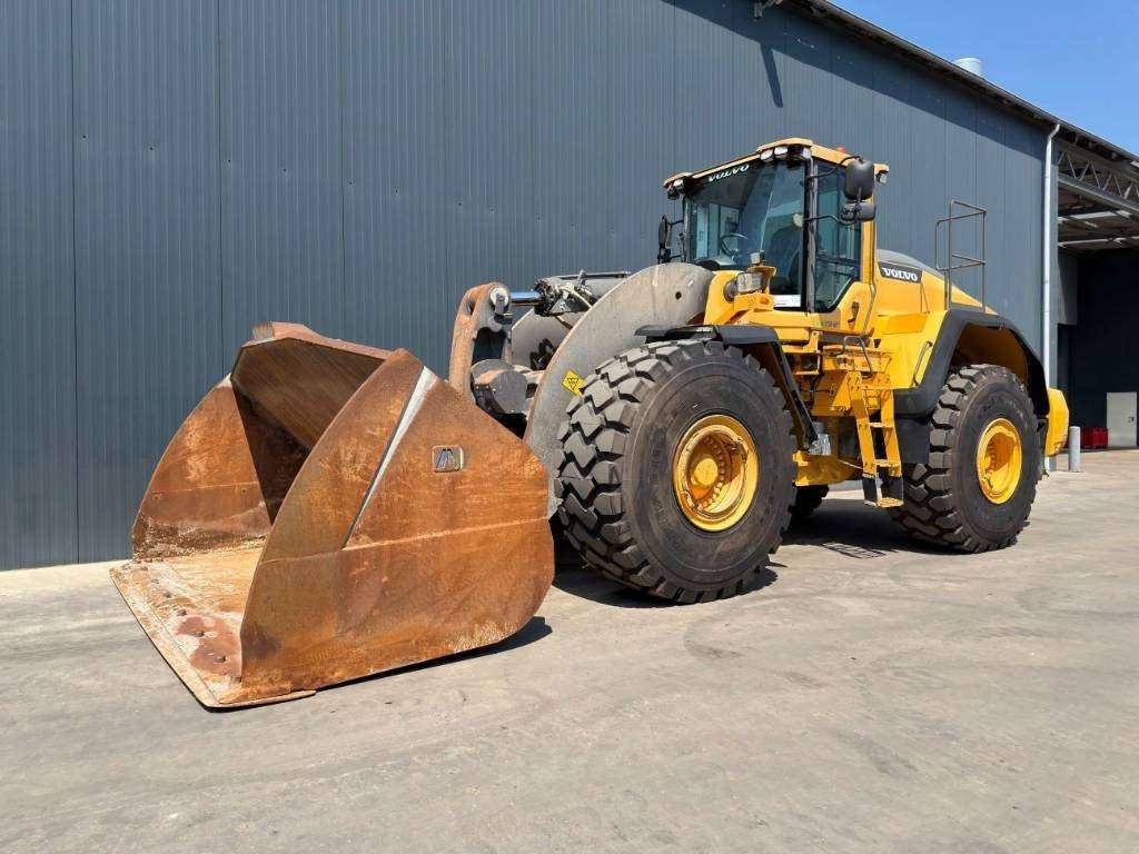 Volvo L250H Photo 1
