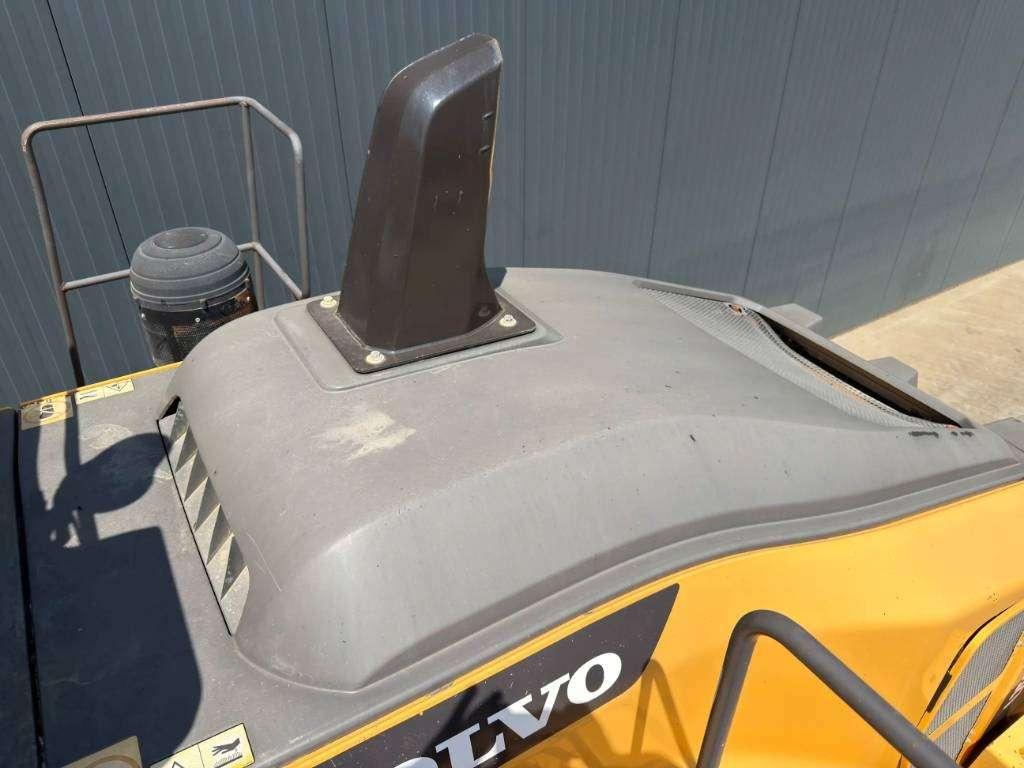 Volvo L250H Photo 13