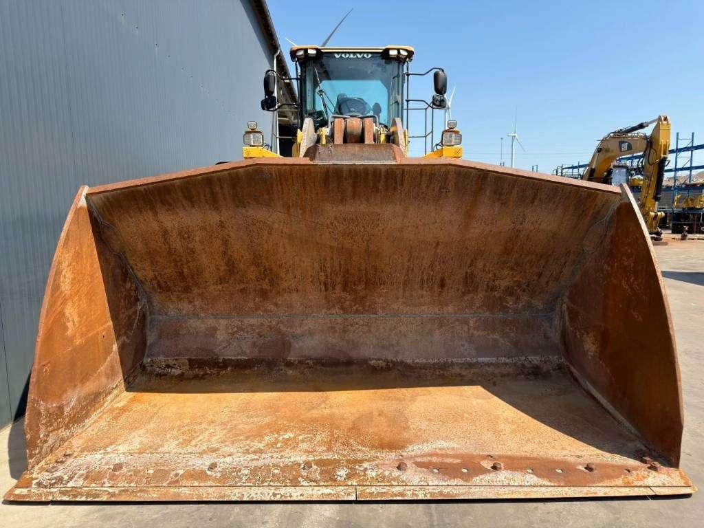 Volvo L250H Photo 24