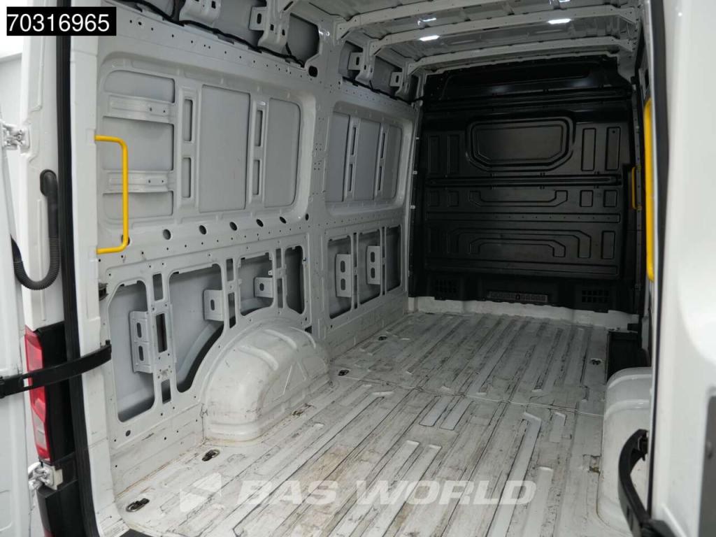 Volkswagen Crafter 140pk L3H3 Airco Camera Euro6 L2H2 Airco Photo 12