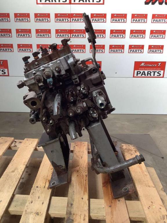 Distributeur hydraulique pour Hitachi ZX160LC Photo 3