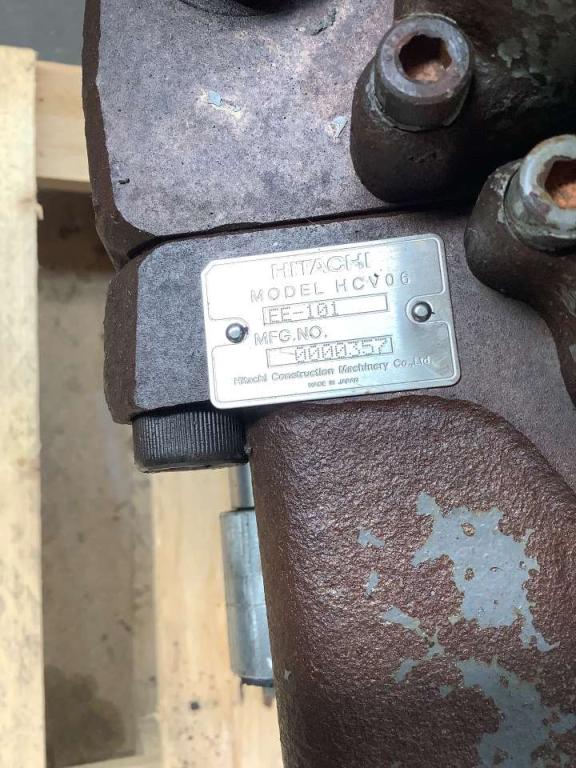 Distributeur hydraulique pour Hitachi ZX160LC Photo 5