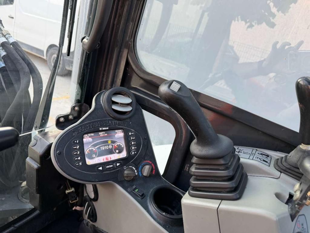 Bobcat E50 Photo 4