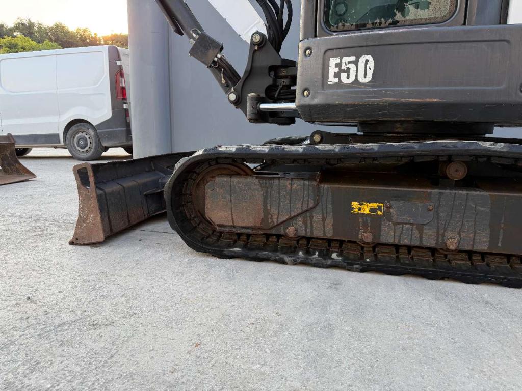 Bobcat E50 Photo 9