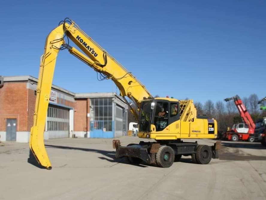 Komatsu PW220-MH Photo 1