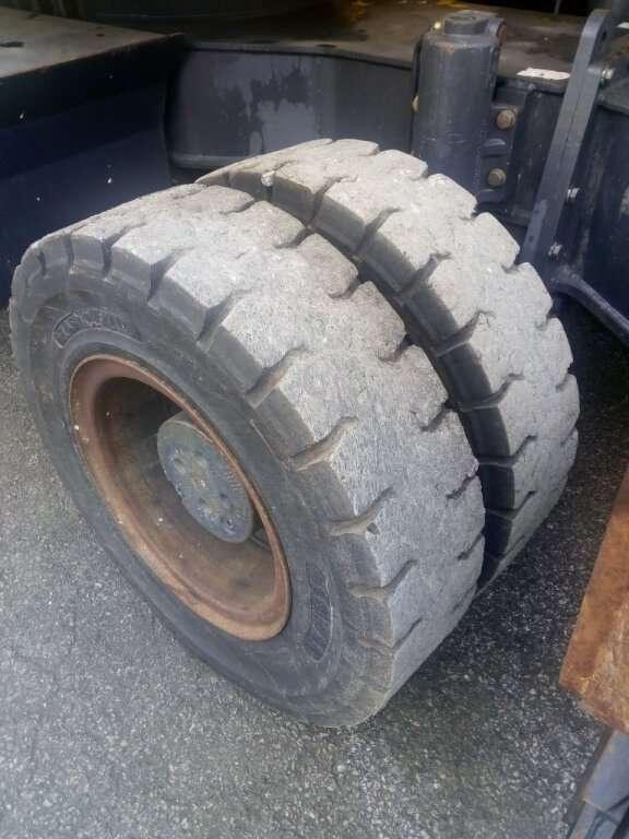 Komatsu PW220-MH Photo 16