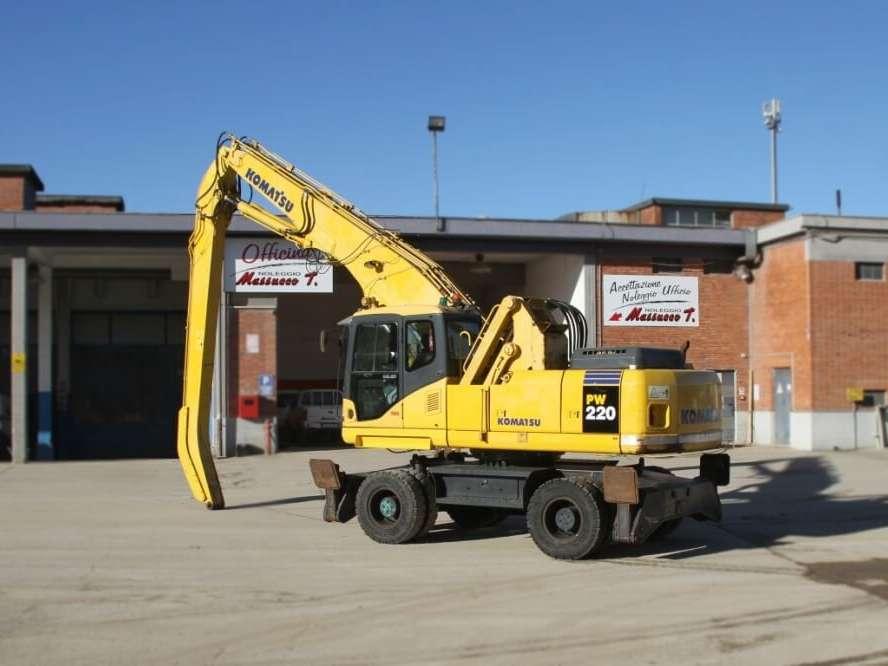 Komatsu PW220-MH Photo 3