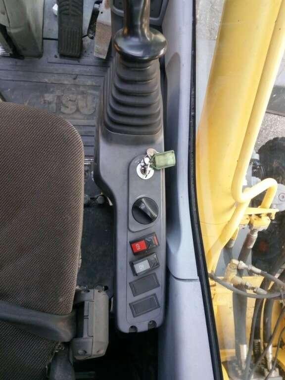Komatsu PW220-MH Photo 7