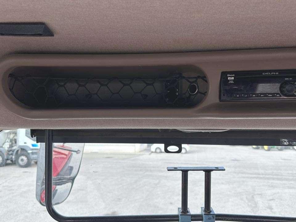 Case Magnum 380 CVX Photo 17