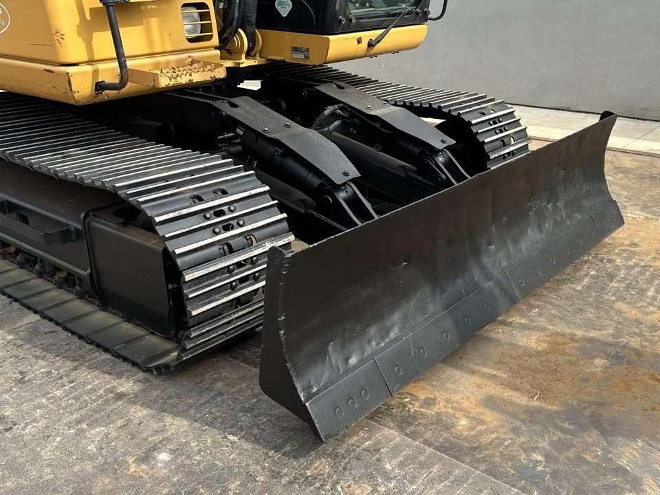 Caterpillar 311D Photo 5
