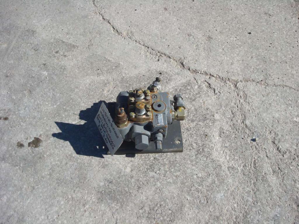 Distributeur hydraulique pour PALA GOMMATA ZW310 Photo 3