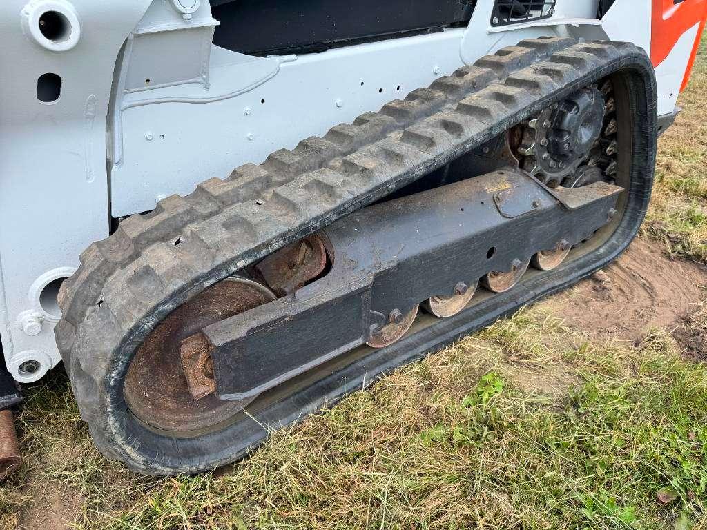 Bobcat T590 - Track Loader / Closed Cab Photo 19